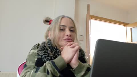 Snapshot of travesti513695 chatting on February 7, 9:26 pm Myla online show from February 7, 9:26 pm