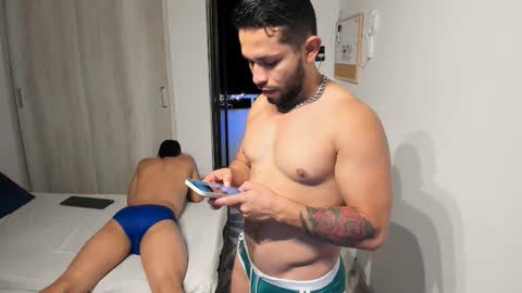 travis bakerr online show from February 25, 2:48 am