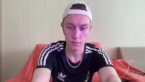 Travis online show from April 3, 6:09 am