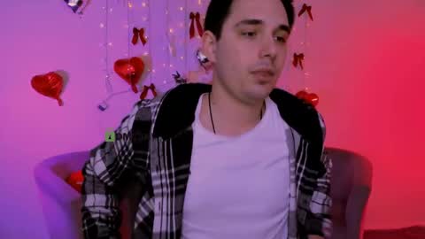 Travis online show from May 8, 8:42 am