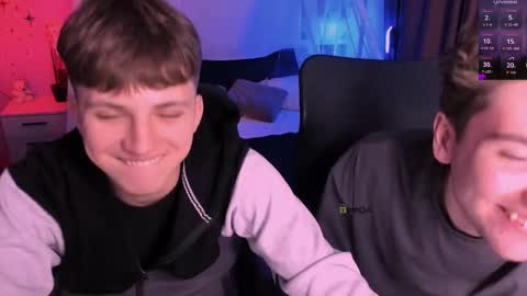 Travis online show from December 17, 8:59 pm