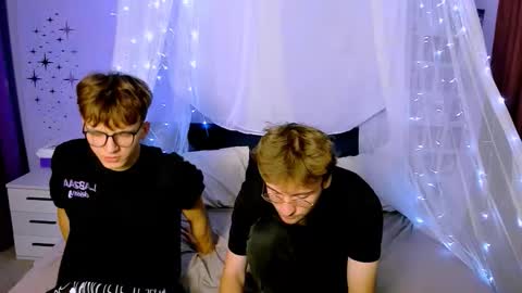 Travis online show from October 19, 7:18 pm