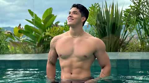 Travis online show from October 8, 12:00 pm