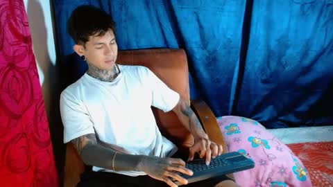 TRAV - INDEPENDENT MODEL online show from February 11, 9:14 pm