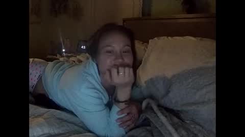 UCuM4usPLEASE online show from February 12, 9:57 am