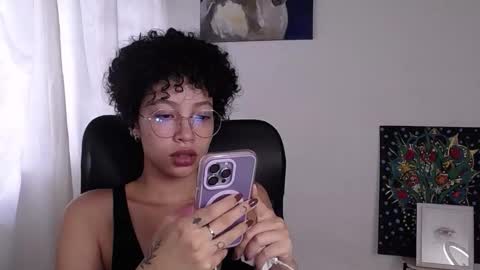 Emily online show from October 19, 9:52 pm