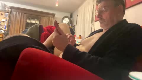 trebgeis1 online show from February 18, 5:20 am