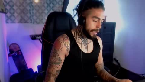 Snapshot of trevor_hilton_ chatting on October 20, 4:34 pm trevor online show from October 20, 4:34 pm