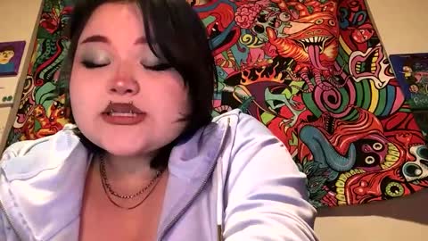 Trixie online show from December 9, 2:02 am
