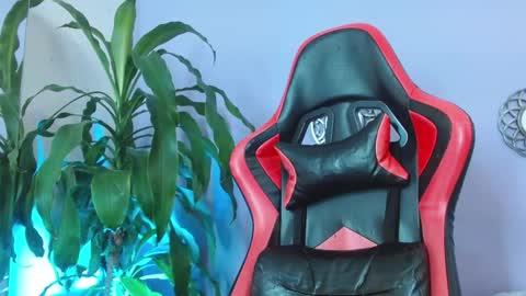 triana_crimson online show from October 23, 7:26 pm