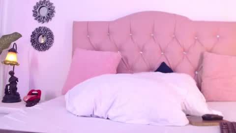 Snapshot of triana_crimson chatting on January 30, 9:47 pm triana_crimson online show from January 30, 9:47 pm