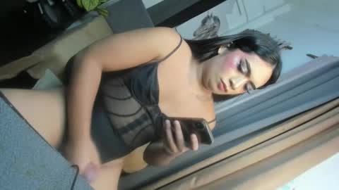 Snapshot of tricxieissubmissive chatting on February 26, 10:15 pm Tricxie online show from February 26, 10:15 pm