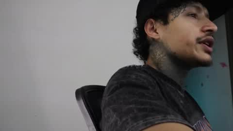 - trieone online show from October 13, 10:23 pm