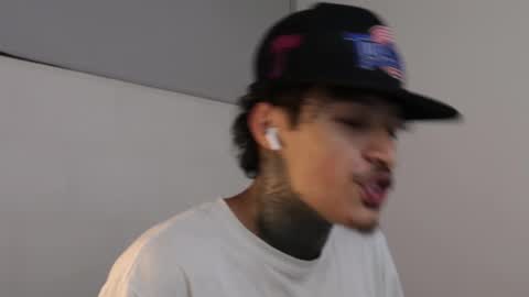 - trieone online show from March 4, 8:02 am