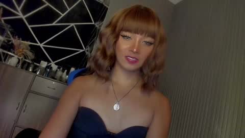 Ms Ella online show from January 30, 11:55 am