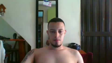 Snapshot of tripode2017 chatting on January 14, 5:45 pm tripode2017 online show from January 14, 5:45 pm
