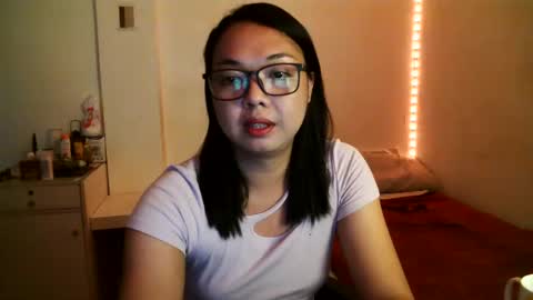 Snapshot of trishakera chatting on March 11, 4:41 am trisha online show from March 11, 4:41 am