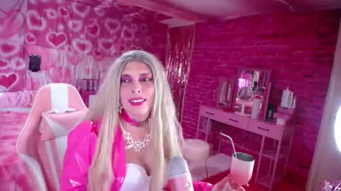 trista_doll online show from December 11, 12:02 am