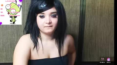 Snapshot of trixiedoescamcam chatting on February 5, 10:33 pm trixiedoescamcam online show from February 5, 10:33 pm