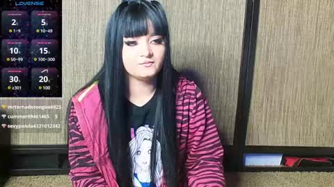 Snapshot of trixiedoescamcam chatting on January 9, 4:52 am trixiedoescamcam online show from January 9, 4:52 am