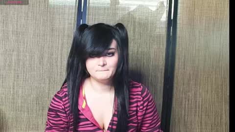 Snapshot of trixiedoescamcam chatting on January 27, 2:24 pm trixiedoescamcam online show from January 27, 2:24 pm
