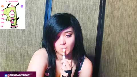 trixiedoescamcam online show from October 6, 9:43 pm