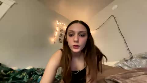 Snapshot of trixilee24 chatting on February 12, 1:52 am Trixi online show from February 12, 1:52 am