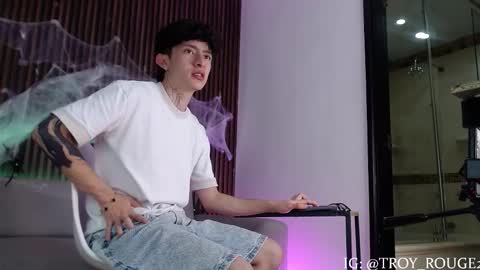 Troy online show from October 20, 7:30 pm