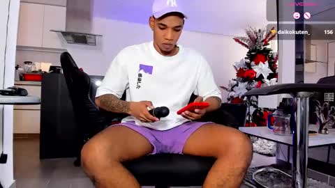 Snapshot of troywesly_ chatting on January 11, 9:04 pm Troy wesly online show from January 11, 9:04 pm