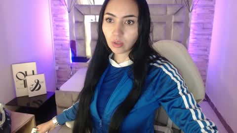 Snapshot of truelove_art chatting on February 20, 11:53 am online show from February 20, 11:53 am