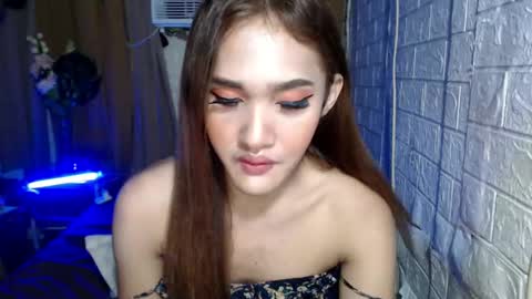 Snapshot of ts_ladycarla19 chatting on December 7, 6:37 am Carla online show from December 7, 6:37 am
