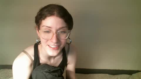 Snapshot of ts_librarian chatting on February 27, 3:51 am Elisabeth online show from February 27, 3:51 am
