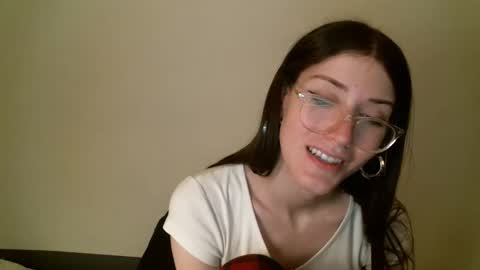 Snapshot of ts_librarian chatting on December 17, 6:13 am Elisabeth online show from December 17, 6:13 am