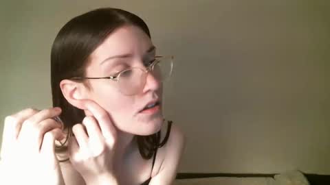 Snapshot of ts_librarian chatting on March 8, 8:55 am Elisabeth online show from March 8, 8:55 am