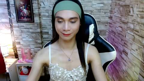 Snapshot of tscumbitch chatting on February 16, 10:43 pm Tina online show from February 16, 10:43 pm