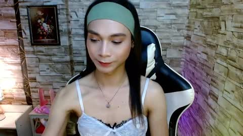 Snapshot of tscumbitch chatting on February 17, 3:44 pm Tina online show from February 17, 3:44 pm