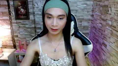 Snapshot of tscumbitch chatting on February 16, 4:32 pm Tina online show from February 16, 4:32 pm