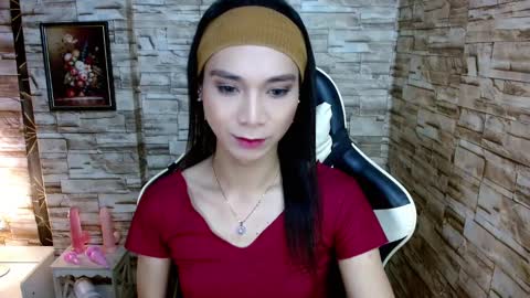 Snapshot of tscumbitch chatting on February 11, 10:14 am Tina online show from February 11, 10:14 am
