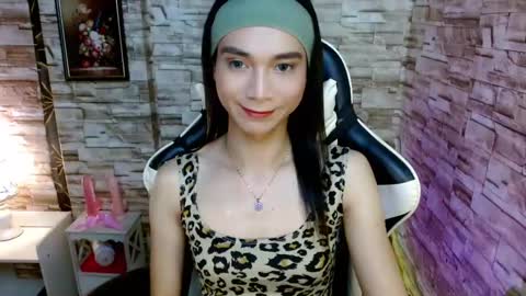 Snapshot of tscumbitch chatting on February 19, 7:59 pm Tina online show from February 19, 7:59 pm