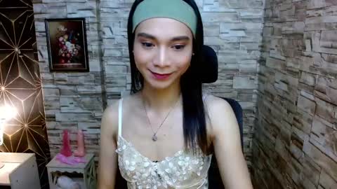 Snapshot of tscumbitch chatting on December 21, 2:04 pm Tina online show from December 21, 2:04 pm