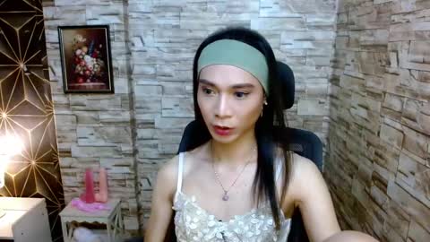 Snapshot of tscumbitch chatting on December 21, 5:18 pm Tina online show from December 21, 5:18 pm