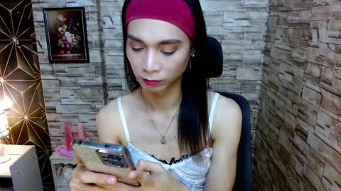 Snapshot of tscumbitch chatting on December 6, 4:44 pm Tina online show from December 6, 4:44 pm