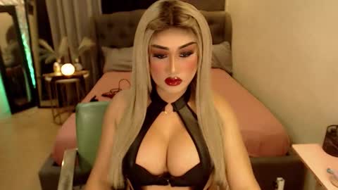 SEDUCTIVEmistresCUMS online show from February 1, 7:38 am