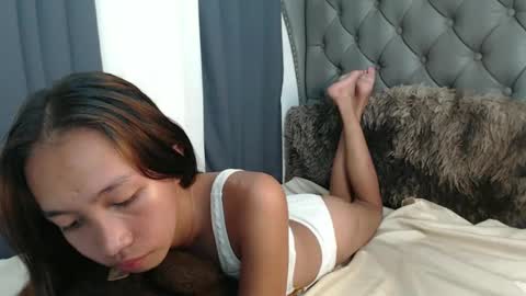 Snapshot of tskitty_girl chatting on December 2, 9:52 am tskitty_girl online show from December 2, 9:52 am