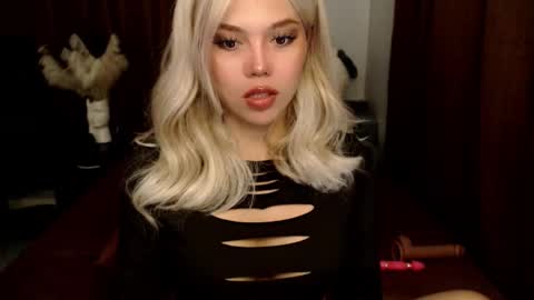 Julie online show from March 11, 3:31 am