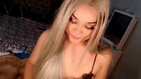 jayvie online show from October 14, 9:51 pm