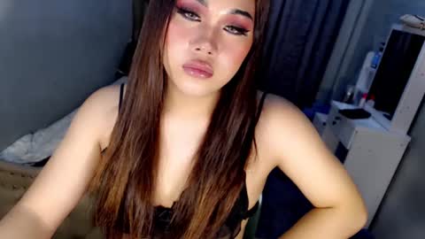 Snapshot of tsscarlett_xx chatting on February 21, 10:04 pm jayvie online show from February 21, 10:04 pm