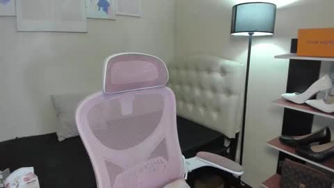 tsuncutmargauxx online show from October 16, 8:14 am