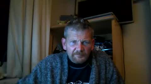 Snapshot of ttb2769 chatting on December 6, 6:09 am ttb2769 online show from December 6, 6:09 am