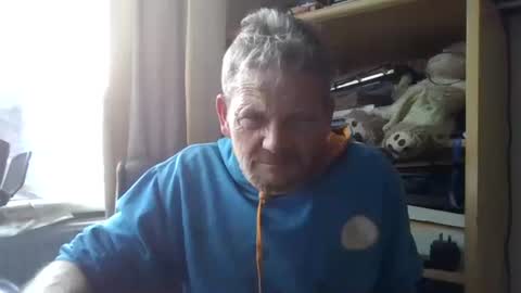 Snapshot of ttb2769 chatting on December 24, 2:54 pm ttb2769 online show from December 24, 2:54 pm